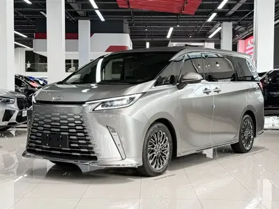 Lexus LM · 2026 год
