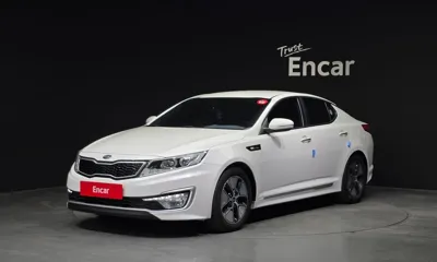 Kia K5 · 2013 год