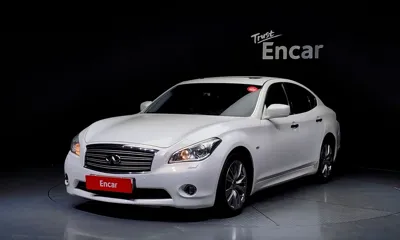 Infiniti M · 2012 год