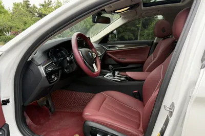 BMW 5 Series New Energy 2022, 36400 км, за 230344.11 CNY - фото 34
