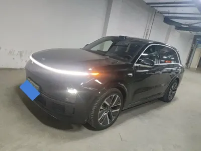 Li Auto Li L8 · 2024 год