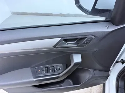 Volkswagen T-Roc 2023, 39000 км, за 102800 CNY