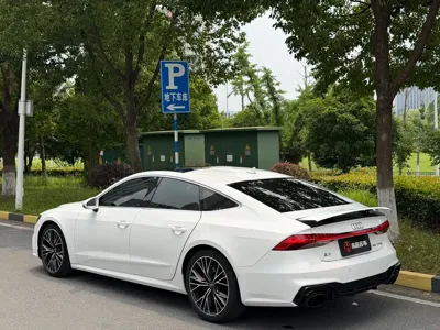 Audi A7 2020, 26000 км, за 288800 CNY