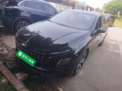 Hongqi E-QM5 · 2023 год
