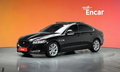 Jaguar XF · 2017 год