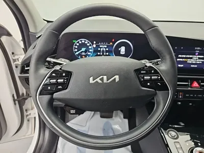 Kia Niro 2024, 23806 км, за 29700000 KRW - фото 9