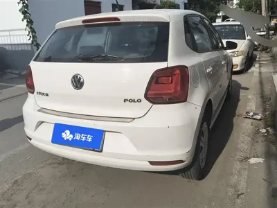 Volkswagen Polo 2016, 81100 км, за 23900 CNY