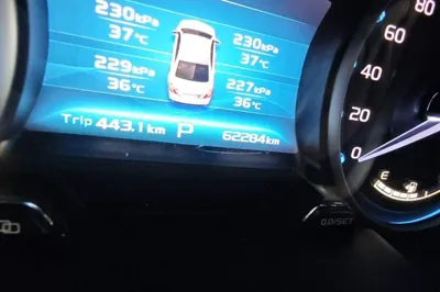 Geely Auto Emgrand 2017, 62300 км, за 38597.47 CNY - фото 11