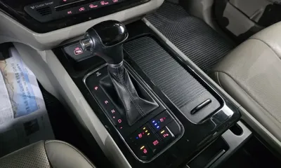 Kia Canival 2016, 137365 км, за 11000000 KRW - фото 9