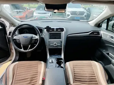 Ford Mondeo 2019, 129000 км, за 49800 CNY - фото 5
