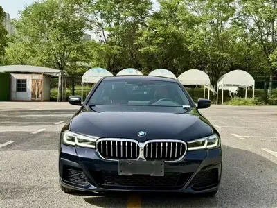 BMW 5 Series 2022, 40000 км, за 235799 CNY