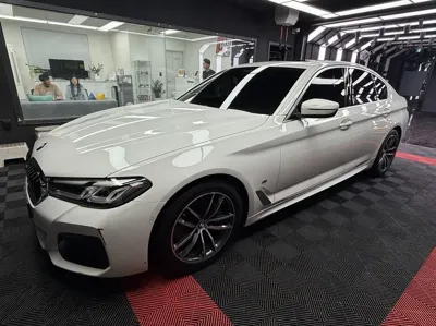 BMW 5-Series 2023, 75500 км, за 29981.26 USD