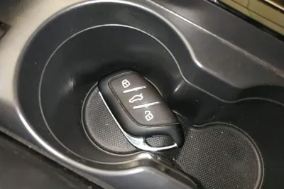 Roewe i6 MAX New Energy 2023, 2600 км, за 80932.6 CNY - фото 12