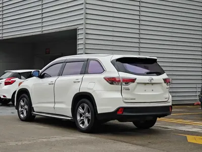 Toyota Highlander 2016, 63000 км, за 98000 CNY