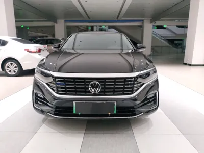 Volkswagen Passat New Energy 2022, 81500 км, за 111948.96 CNY
