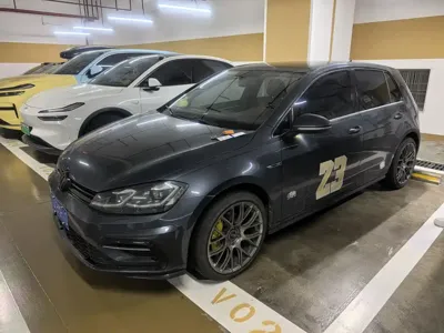 Volkswagen Golf · 2020 год