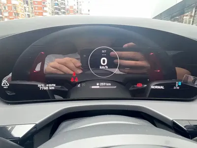 Porsche Panamera 2025, 7700 км, за 868000 CNY - фото 3