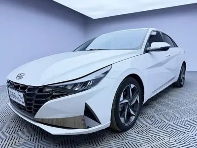 Hyundai Elantra · 2023 год