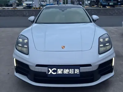 Porsche Panamera 2026, 11000 км, за 918000 CNY