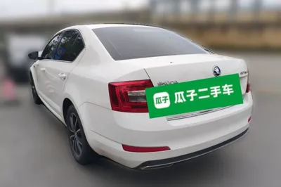Skoda Octavia 2017, 107500 км, за 36532.29 CNY