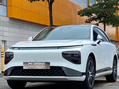 Xpeng G9 · 2023 год