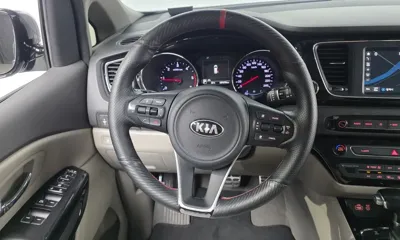 Kia Canival 2018, 187270 км, за 8900000 KRW - фото 12