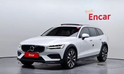 Volvo V60 · 2022 год
