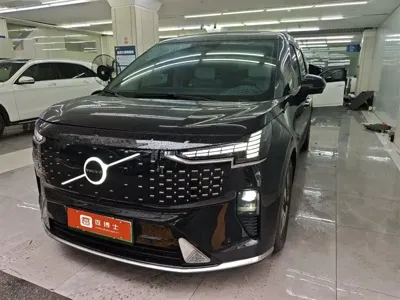 Volvo EM90 2025, 1500 км, за 428000 CNY