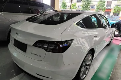 Tesla Model 3 2019, 75800 км, за 109535.68 CNY - фото 6