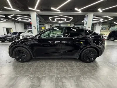 Tesla Model Y 2022, 75000 км, за 158800 CNY