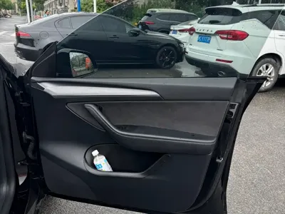 Tesla Model Y 2022, 80000 км, за 104500 CNY - фото 9