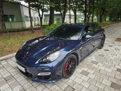Porsche Panamera · 2013 год