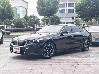 BMW 5 Series · 2025 год
