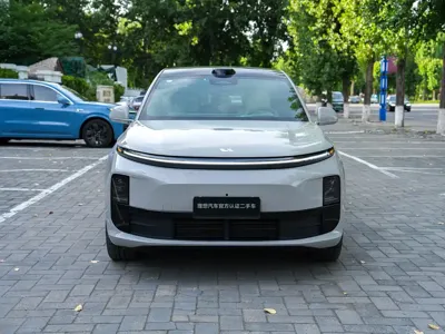 Li Auto Li L6 2024, 14000 км, за 191800 CNY