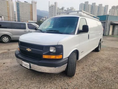 Chevrolet Express Van · 2005 год