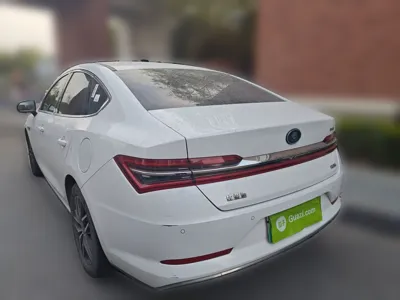 BYD Qin Pro New Energy 2018, 104900 км, за 48711.51 CNY