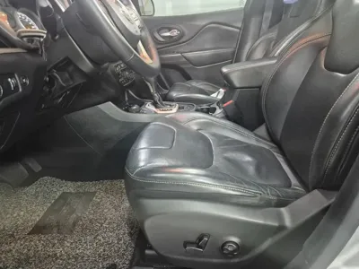 Jeep Cherokee 2015, 108264 км, за 9800000 KRW - фото 15