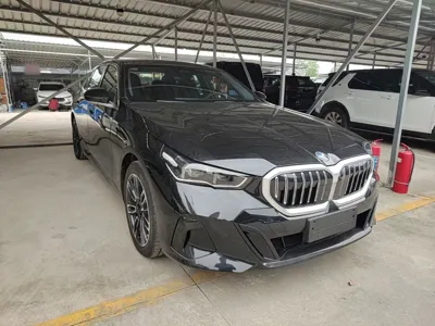 BMW 5 Series 2026, 100 км, за 338959.09 CNY - фото 3