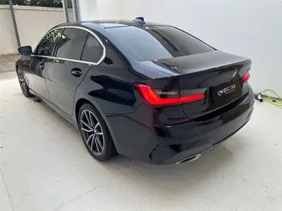 BMW 3 Series 2021, 90000 км, за 125800 CNY
