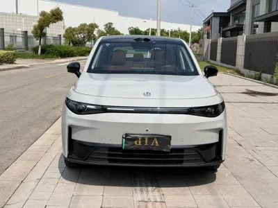 Leapmotor Leapmotor C10 2025, 3900 км, за 116000 CNY