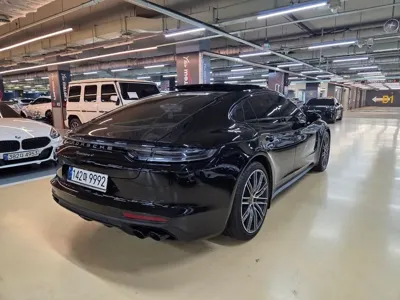 Porsche Panamera 2023, 12000 км, за 139500000 KRW