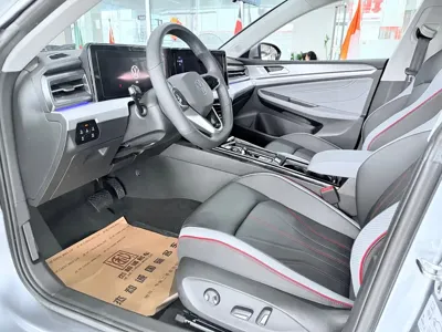 Volkswagen Lamando 2024, 25000 км, за 131800 CNY