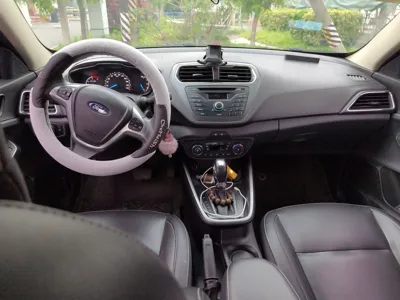 Ford Escort 2015, 89500 км, за 25981.84 CNY - фото 10