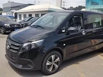 Mercedes-Benz Vito 2026, 100 км, за 262500 CNY
