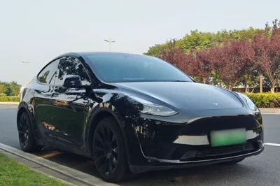 Tesla Model Y 2022, 98200 км, за 156856.55 CNY