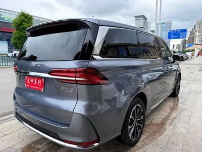 Roewe iMAX8 2022, 76000 км, за 68800 CNY