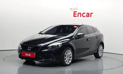 Volvo V40 · 2016 год