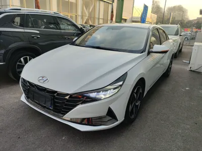 Hyundai Elantra · 2021 год