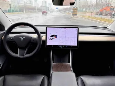 Tesla Model 3 2020, 96000 км, за 93800 CNY