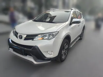 Toyota RAV4 2015, 91800 км, за 74902.16 CNY - фото 1